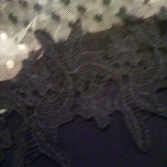 Two Kate and Mallory tops large - Picture 8 of 10